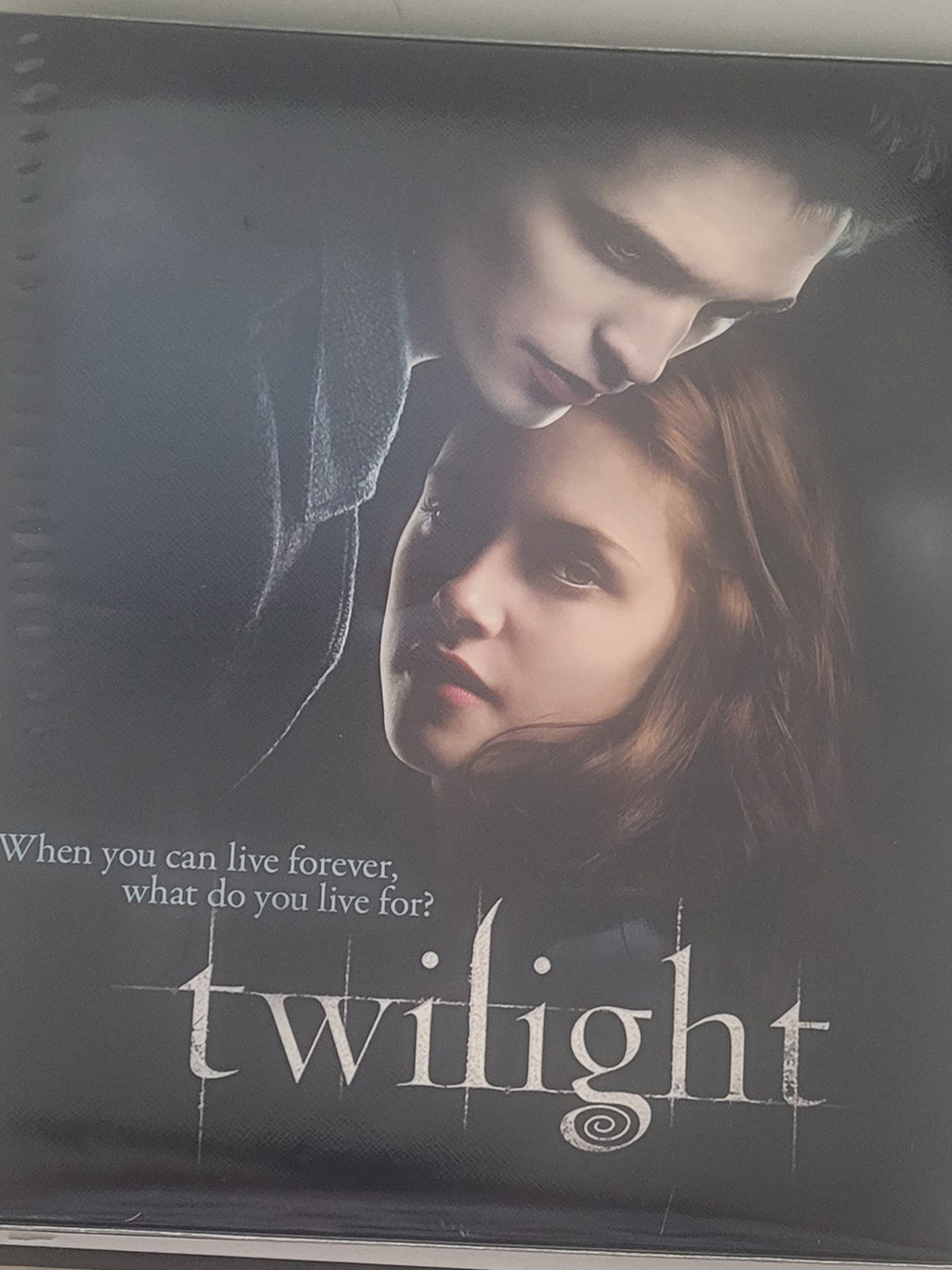 Twilight Binder With 25 Pages Of Collectors Cards.